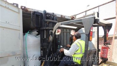 إحباط محاولة تهريب 11 طنا من النفايات الخطرة بميناء الإسكندرية