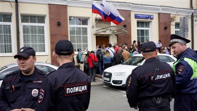 مقتل شخصين بعد إطلاقهما الرصاص على الشرطة في روسيا