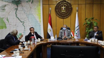 صرف مرتبات العاملين بالجامعة والمؤسسة الثقافية العمالية قبل نهاية الأسبوع الحالي