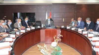 وزير النقل يتابع تقدم أعمال نقل المرافق المتعارضة مع أعمال تطوير الطريق الدائري حول القاهرة الكبرى