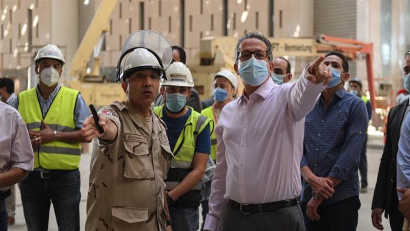 وزير السياحة والآثار