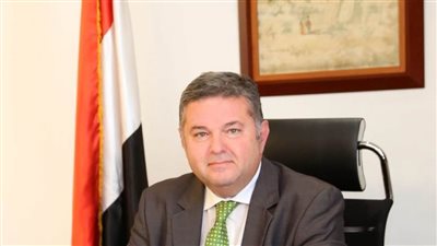 وزير قطاع الأعمال يهنئ غزل المحلة لصعوده للدوري الممتاز