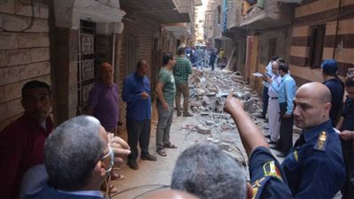انهيار جزئي لـ6 منازل وإصابة 9 بسبب حريق بالمنيا.. صور