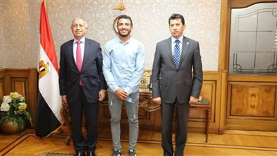 وزير الرياضة يبحث التعاون الثنائي مع رئيس الأكاديمية العربية للعلوم والتكنولوجيا