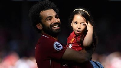 محمد صلاح يحتفل بعيد ميلاد ابنته مكة.. (صورة)