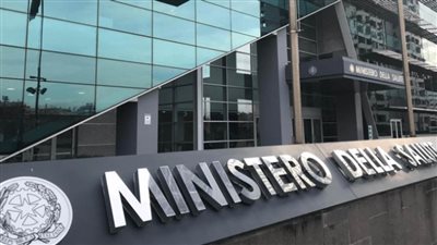 إيطاليا تسجل 5901 إصابة جديدة بفيروس 