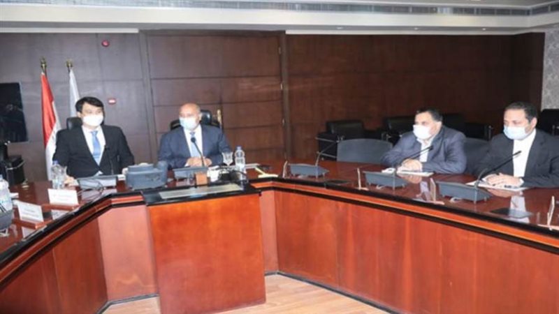 وزير النقل يبحث مع