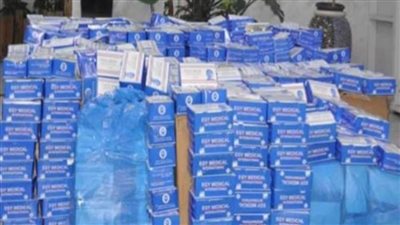 التحفظ على 300 ألف كمامة مجهولة المصدر داخل مصنع بالإسكندرية