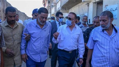 جولة مفاجئة لمحافظ الإسكندرية لمتابعة أعمال التطوير ومعدلاتها بمنطقة الدخيلة بالعجمي