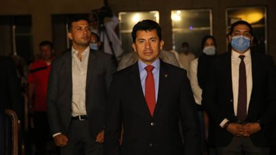وزير الرياضة يقدم العزاء لنادى الشمس في وفاة لاعبة النادى ووالدتها