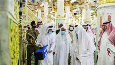 السديس يدشّن روبوت التعقيم الآلي  بالمسجد النبوي 