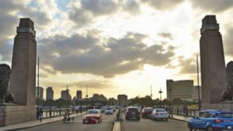 طقس مائل للحرارة