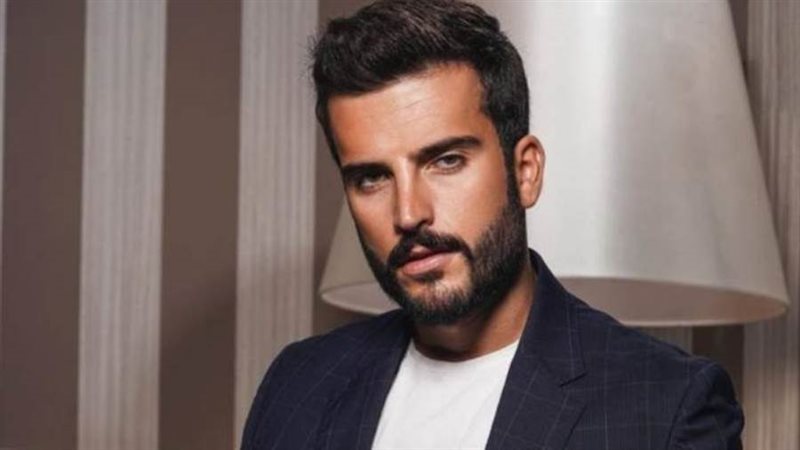 الفنان السعودي مھند