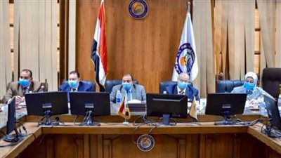 لجنة لاختيار القيادات الإدارية بجامعة بني سويف 