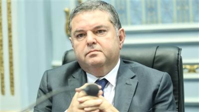 وزير قطاع الأعمال يبحث مع ممثلي اللجان النقابية بقطاع التأمين اللائحة الموحدة