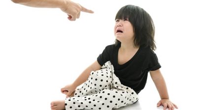 استشاري تعديل سلوك يوضح السبيل الأفضل لعقاب الأطفال (فيديو)