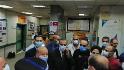 محافظ كفرالشيخ يطمئن على حالة 21 مصابًا في انقلاب سيارة
