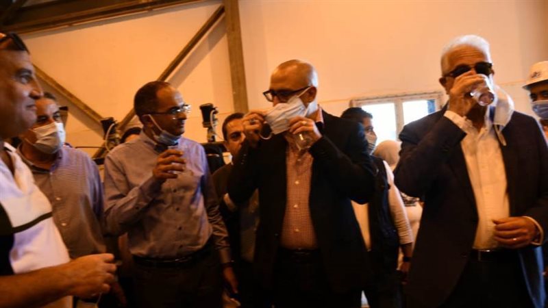 وزير الاسكان ومحافظ