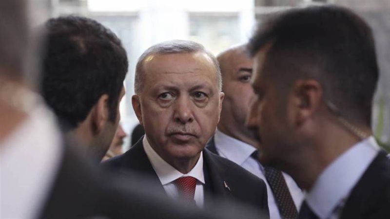 أردوغان وسط حراسه