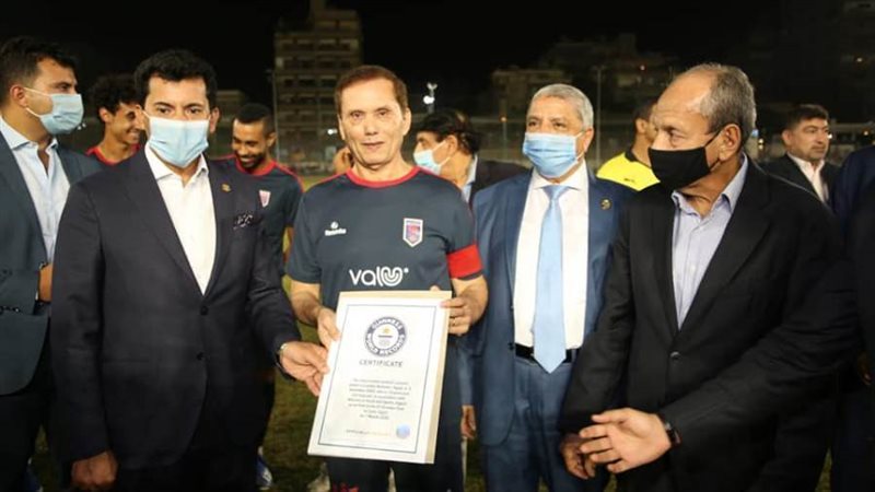 عز الدين بهادر أثناء