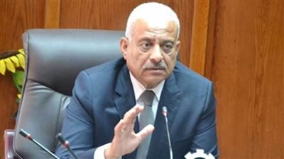 صقر يفتتح المقر الجديد لنادي منتخب السويس