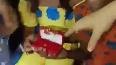 القبض على أسرة طفلين بالمرحلة الابتدائية في عين شمس 