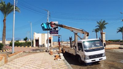 رفع مخلفات الأمطار من شوارع وميادين 