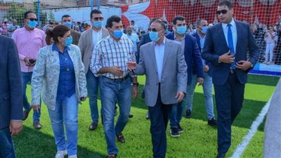 محافظ الإسكندرية ووزير الشباب والرياضة يفتتحان مجموعة ملاعب نجيل صناعي وحمام سباحة