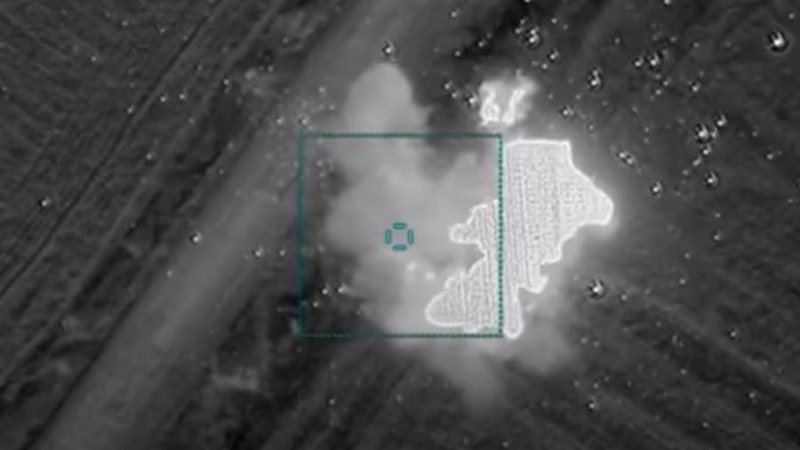 ضربات صاروخية علي