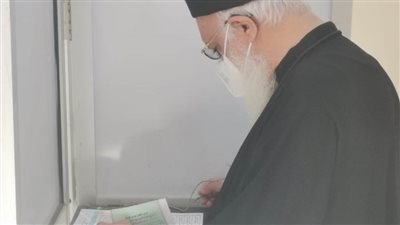 الوكيل البابوى في الإسكندرية يدلي بصوته فى انتخابات مجلس النواب 2020