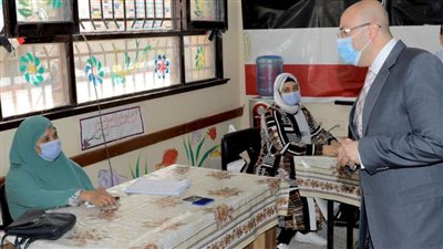 محافظ بني سويف يتفقد عددًا من اللجان