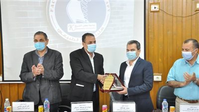 الدسوقي: ينصح طلاب جامعة كفر الشيخ بتعزيز الانتماء للوطن