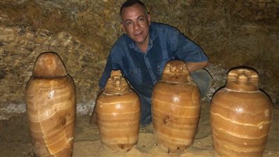 عاجل.. الكشف عن مقبرة المشرف عن الخزانة الملكية بتونا الجبل