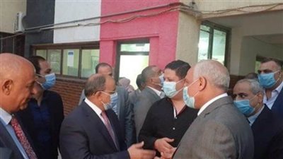وزير التنمية المحلية ومحافظ الجيزة يتفقدان عددا من مقار اللجان الانتخابية بالجيزة