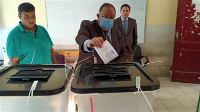 رئيس جامعة حلوان يدعو للمشاركة بالانتخابات لصياغة مستقبل الوطن