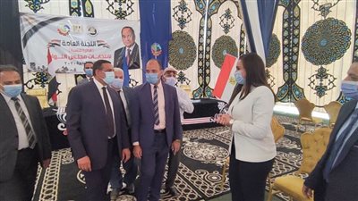 محافظ البحيرة يتفقد سير العمل باللجان والمقار الانتخابية