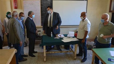 محافظ المنيا يتابع انتظام التصويت بعدد من لجان انتخابات مجلس النواب