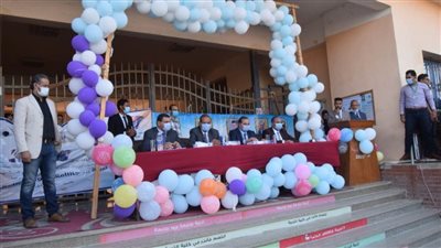 تربية سوهاج تحتفل باستقبال ٣٠٠٠ طالب مستجد وتكرم أوائل الطلاب القدامى