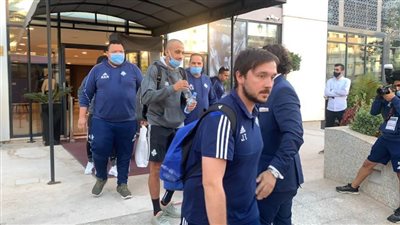 بعثة بيراميدز تتحرك لملعب النهائي 