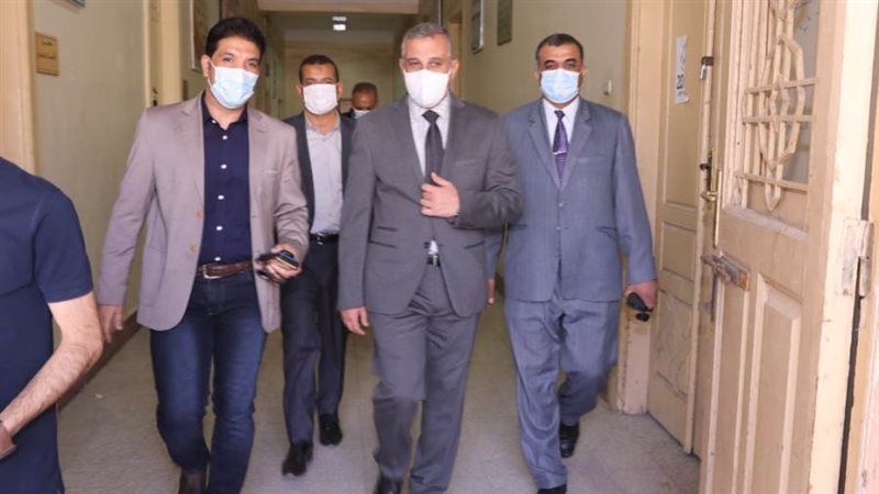 محافظ سوهاج في إحدى