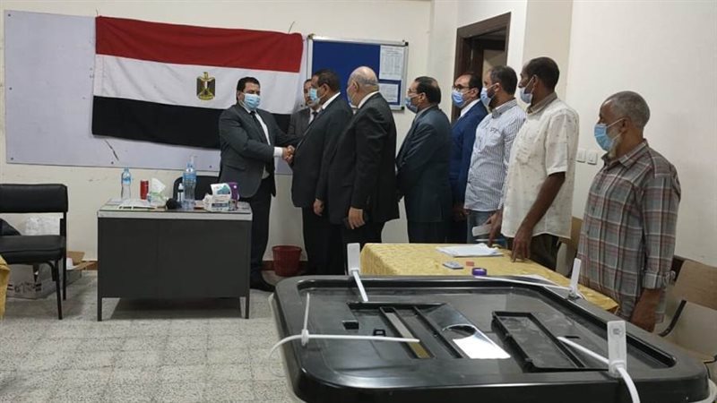 غلق صناديق الاقتراع