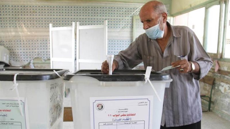 توافد الناخبين على