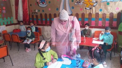 وكيل تعليم كفر الشيخ تتفقد المدارس وتتابع تسليم التابلت للطلاب 