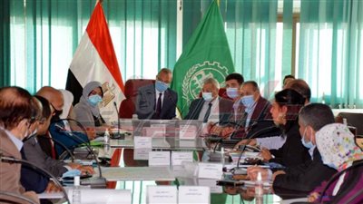 محافظ القليوبية يستعرض مشروع المخطط الاستراتيجي للتنمية العمرانية