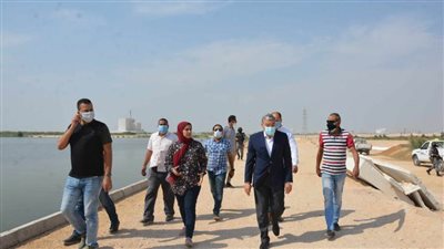 محافظ المنيا يتفقد بحيرات الأكسدة بالمنطقة الصناعية لاستغلالها في زراعة غابات شجرية