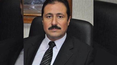 وزير الشباب والرياضة ينعي مسؤول المراسم بالوزارة