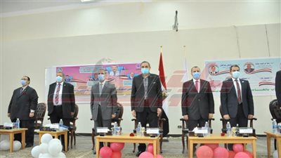  رئيس جامعة كفر الشيخ يلتقي المستجدين بكليات الزراعة وطب الأسنان والتمريض