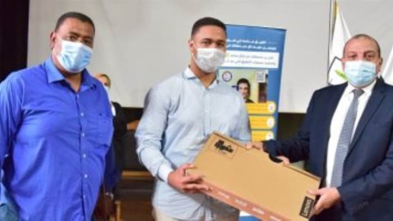 تكريم اول الثانوية