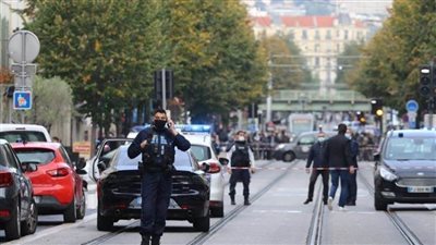 قتلي وجرحي في هجوم بنيس الفرنسية..المهاجم هتف 