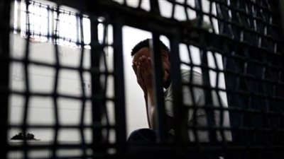 حبس 3 عاطلين سرقوا شخص تحت تهديد السلاح بالإسكندرية